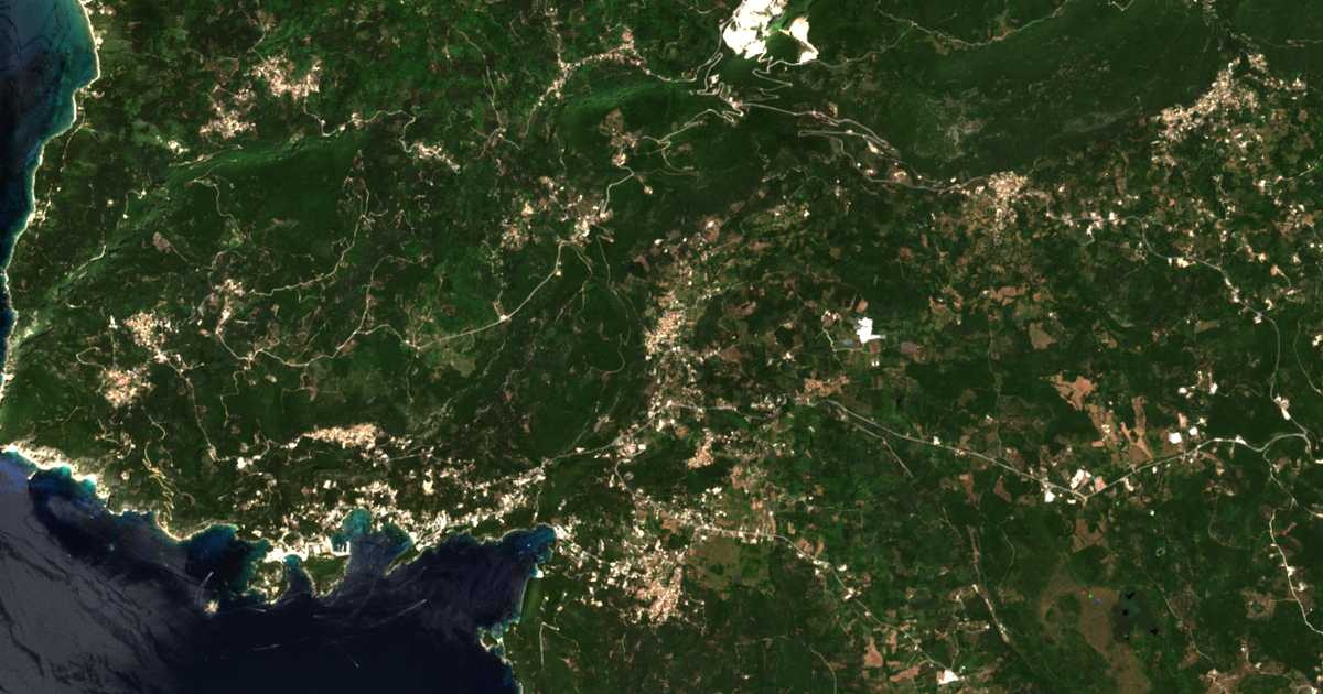 Satellitenkarte von Doukades