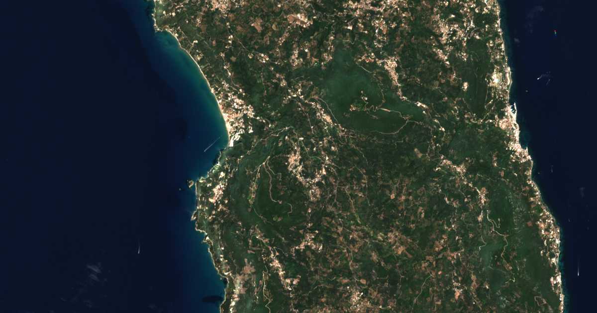 Satellitenkarte von Káto Garoúna