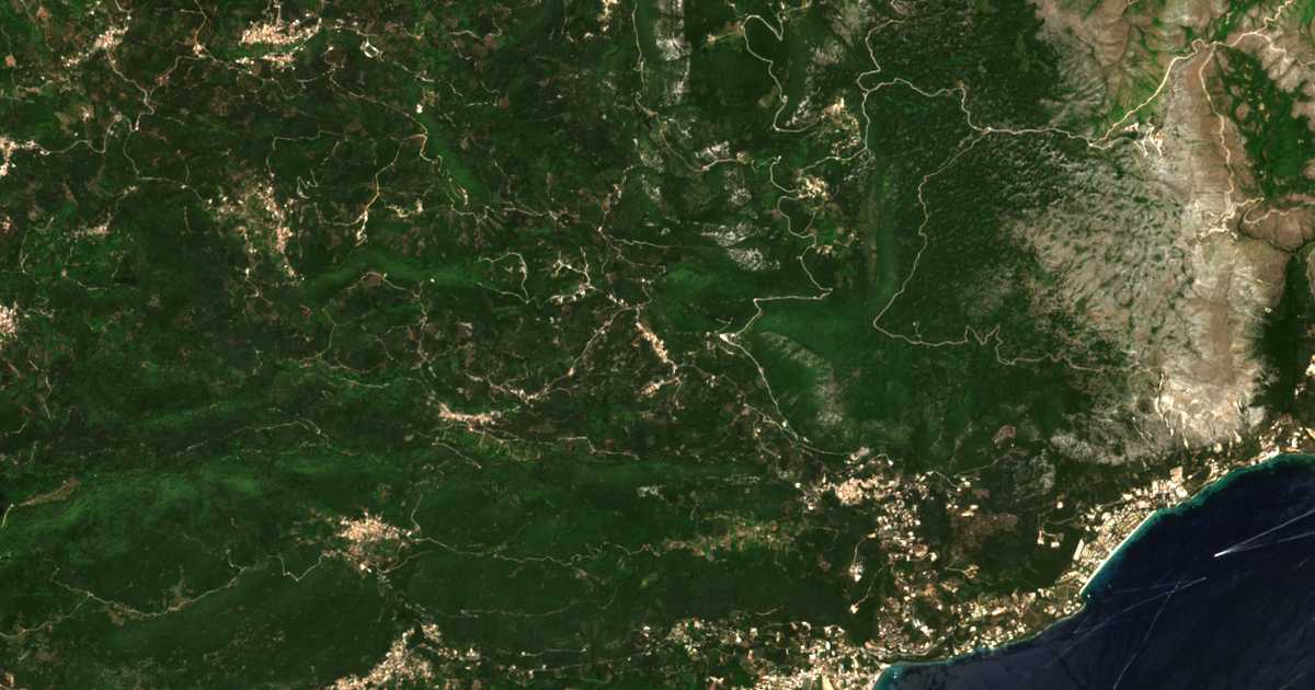 Satellitenkarte von Sgourádes