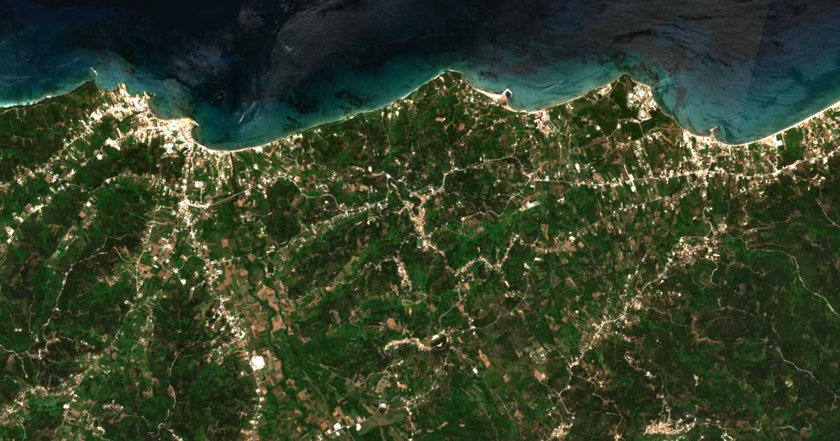 Satellitenkarte von Karousádes