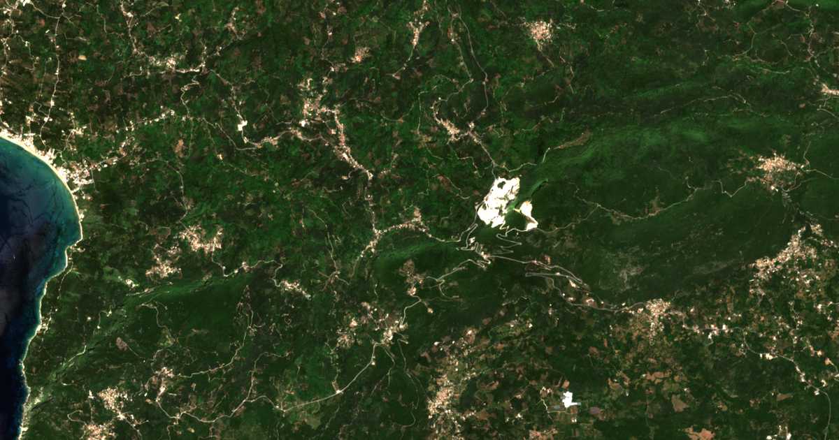 Satellitenkarte von Kastellánoi