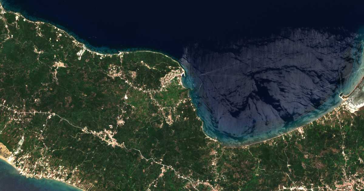 Satellitenkarte von Nótos
