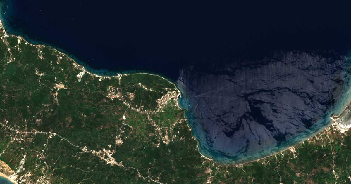 Satellitenkarte von Petrití