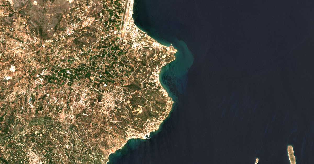 Satellitenkarte von Karfás