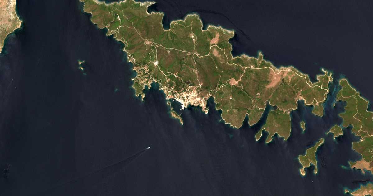 Satellitenkarte von Oinoússai
