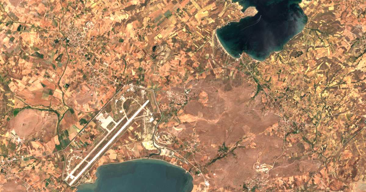 Satellitenkarte von Város