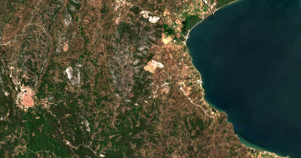 Satellitenkarte von Koufó Vounó