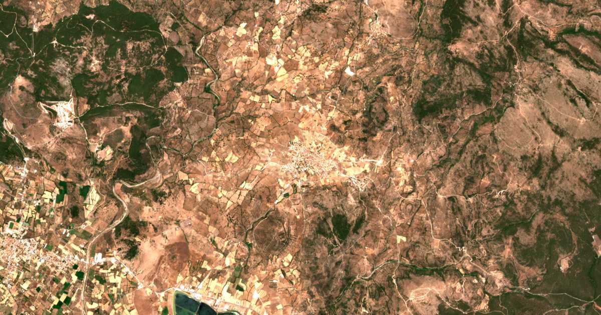 Satellitenkarte von Agía Paraskeví