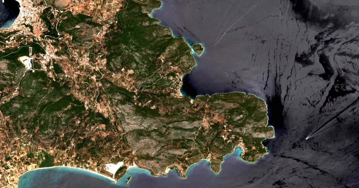 Satellitenkarte von Charavgí