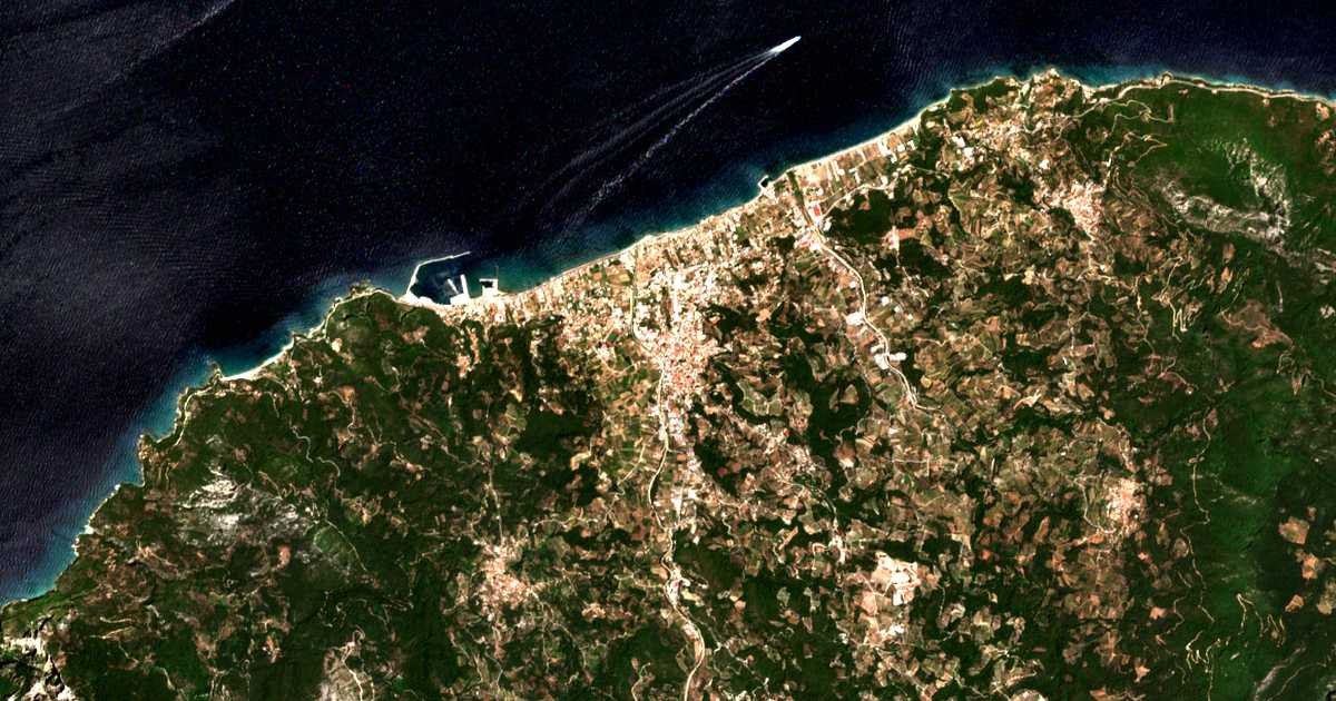 Satellitenkarte von Karlovasi
