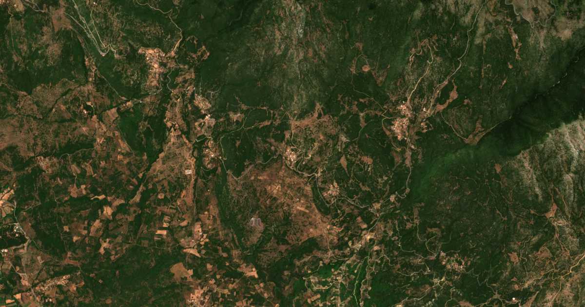 Satellitenkarte von Pávlia
