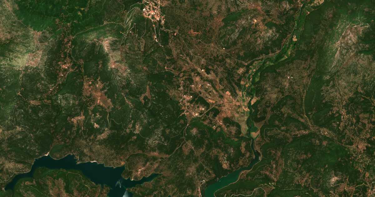 Satellitenkarte von Pournariá