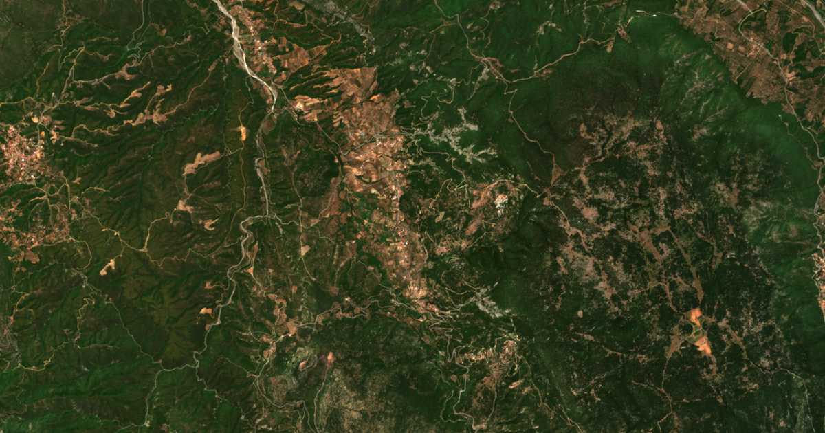 Satellitenkarte von Kamára
