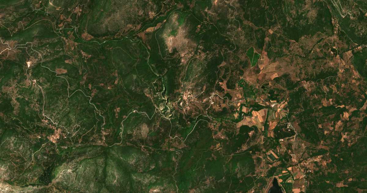 Satellitenkarte von Karitena