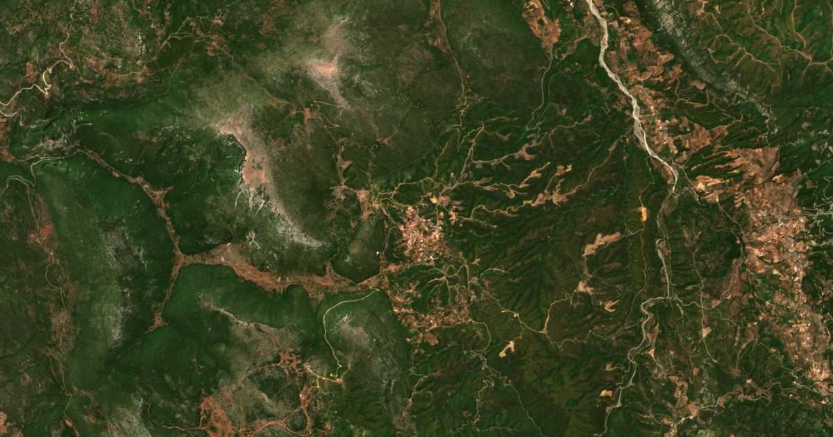 Satellitenkarte von Tourkolékas