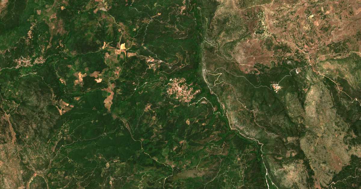 Satellitenkarte von Ágios Pétros