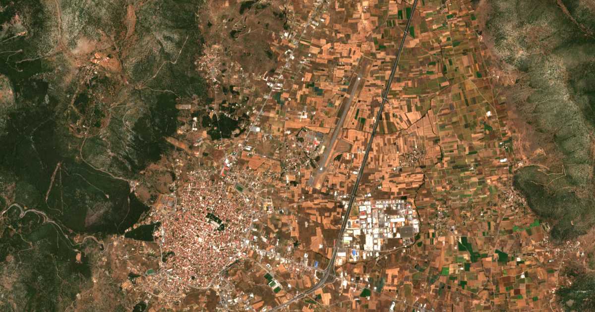 Satellitenkarte von Ágios Konstantínos