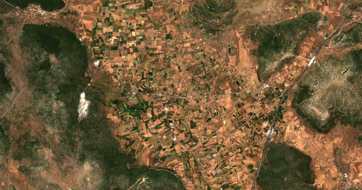 Satellitenkarte von Miliá