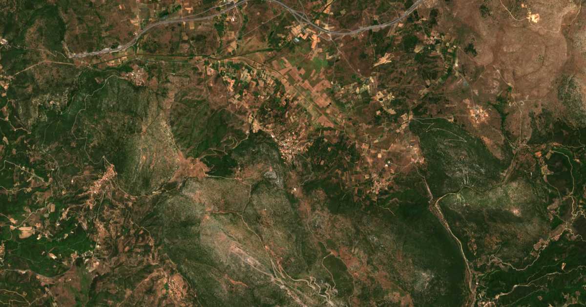 Satellitenkarte von Páparis