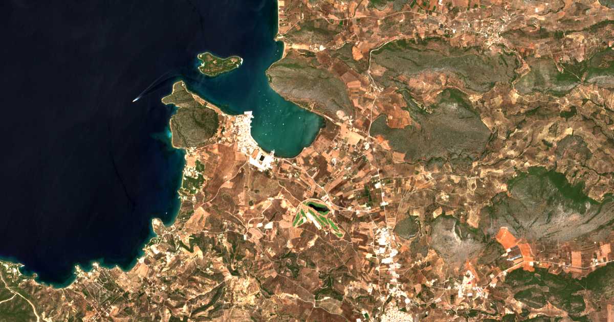Satellitenkarte von Kámpos
