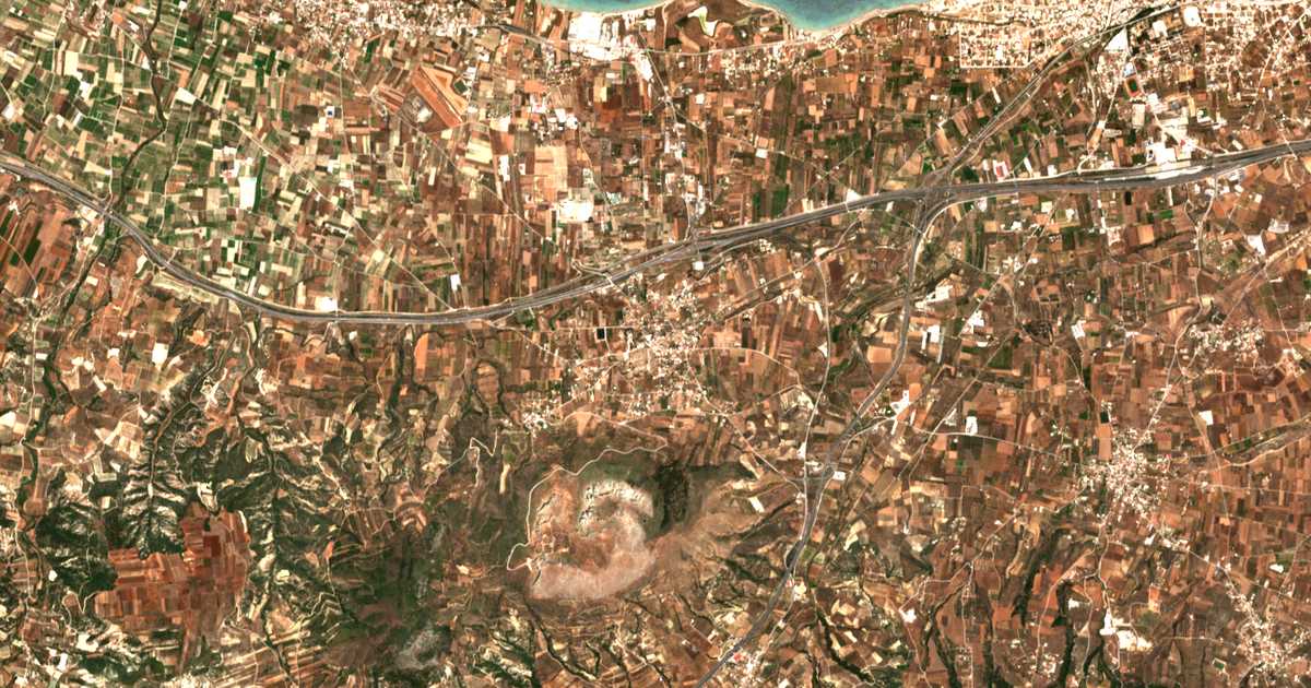 Satellitenkarte von Archaía Kórinthos