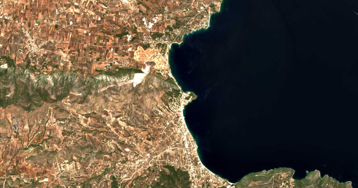 Satellitenkarte von Loutra Oreas Elenis