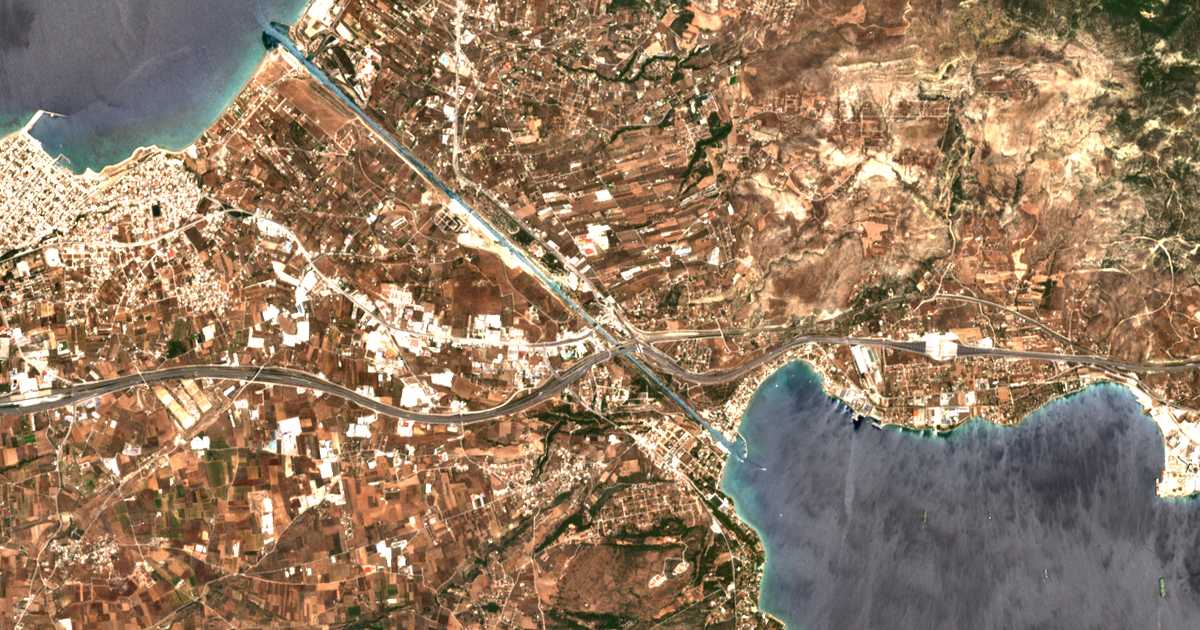 Satellitenkarte von Géfyra Isthmoú