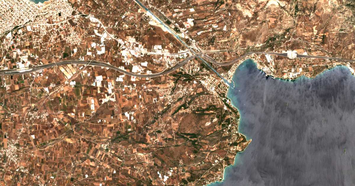 Satellitenkarte von Kyrás Vrýsi