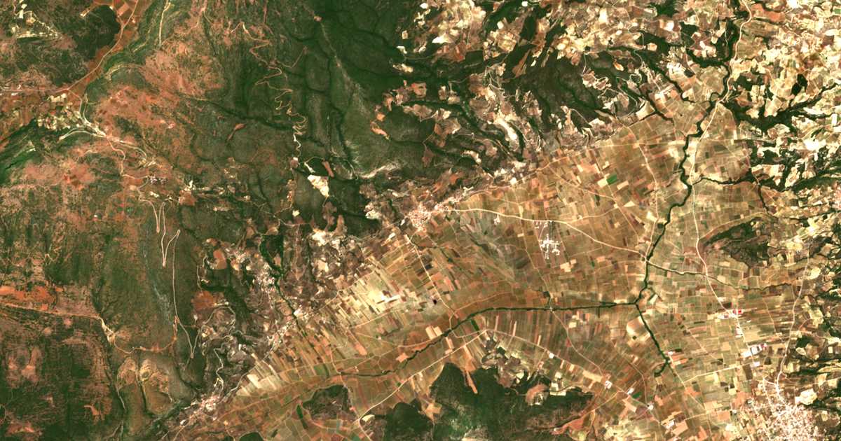 Satellitenkarte von Petríon