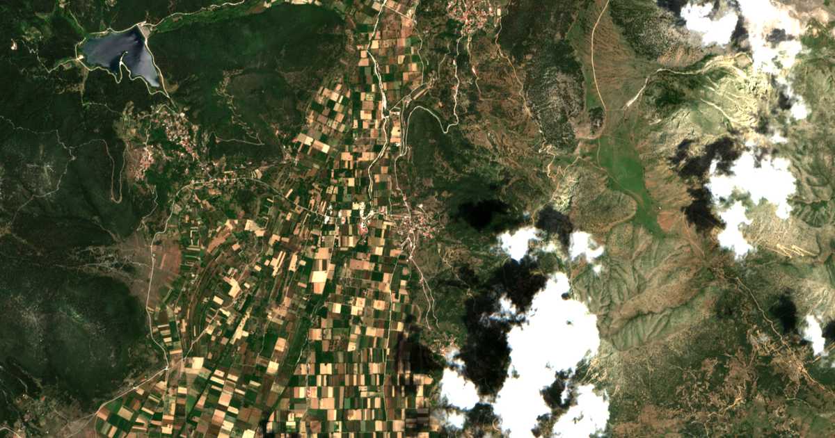 Satellitenkarte von Mesinón