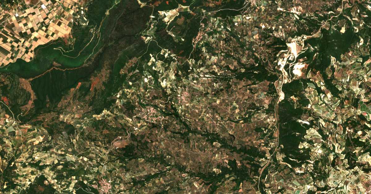 Satellitenkarte von Titáni