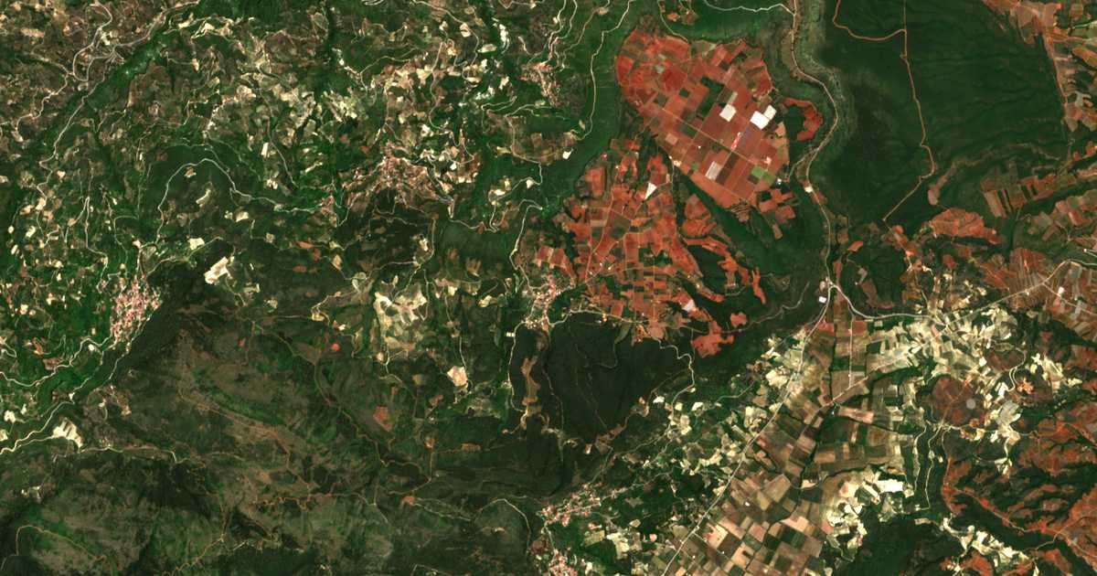 Satellitenkarte von Velína