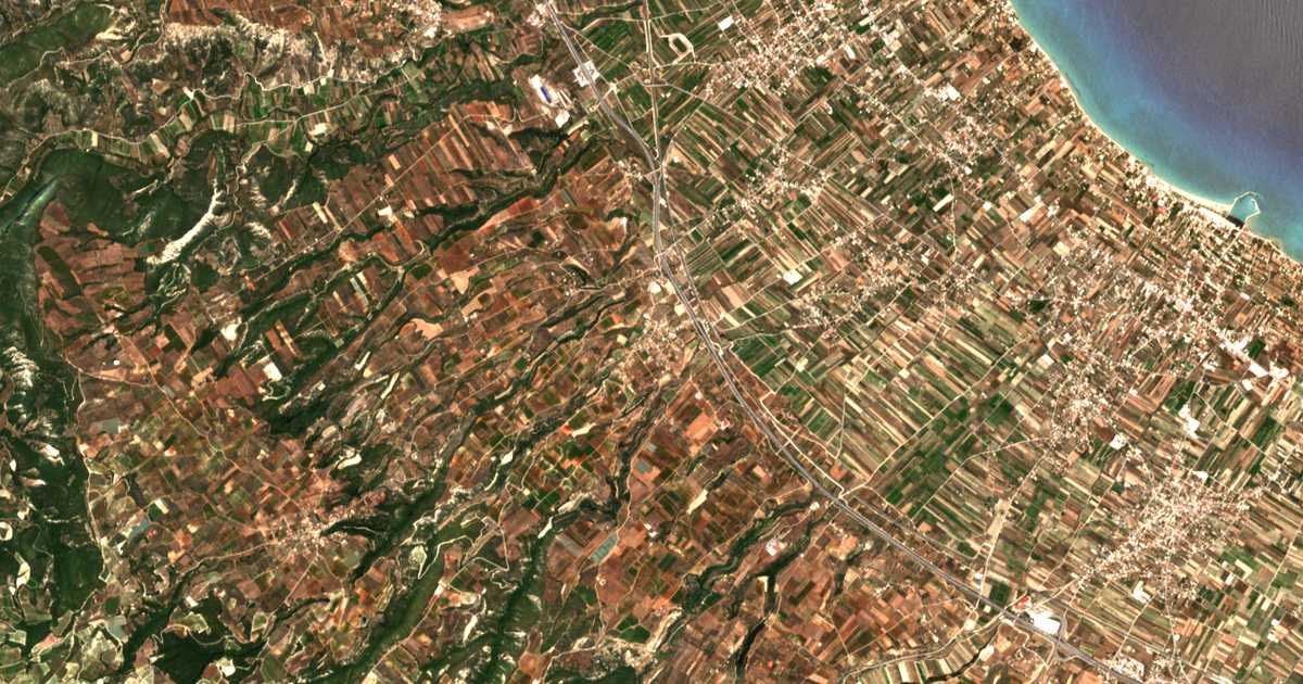 Satellitenkarte von Tarsiná