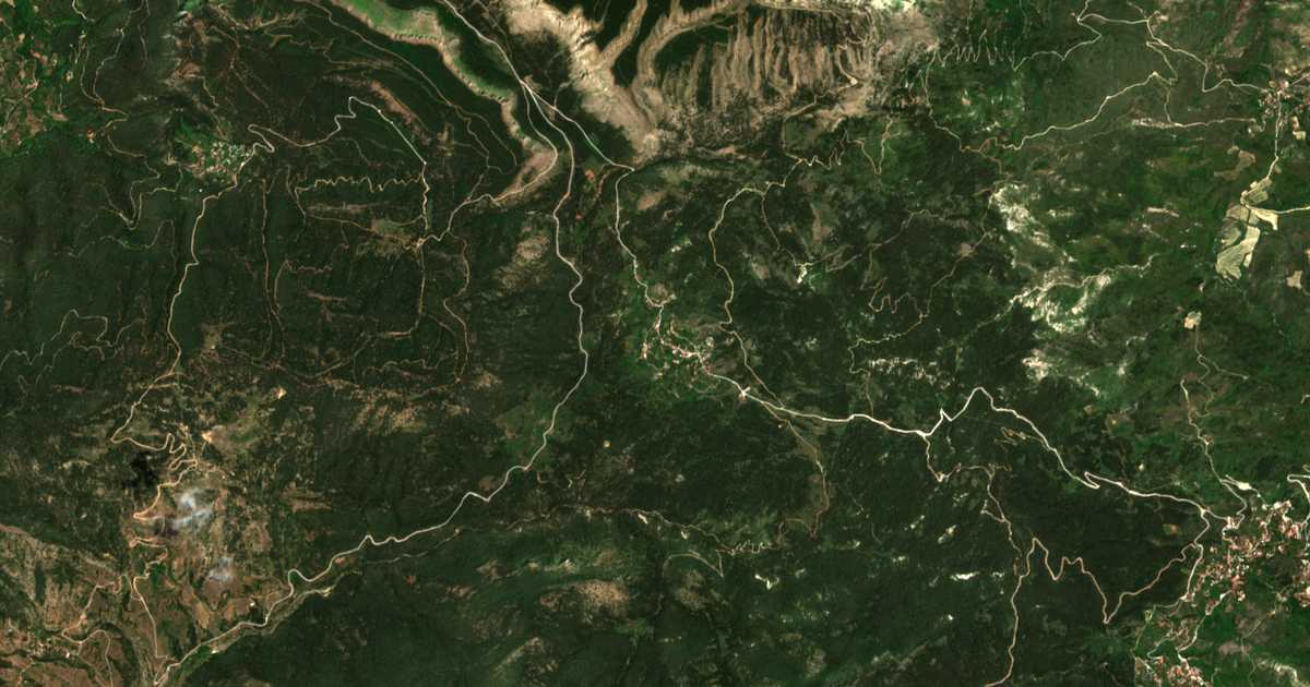 Satellitenkarte von Karyá