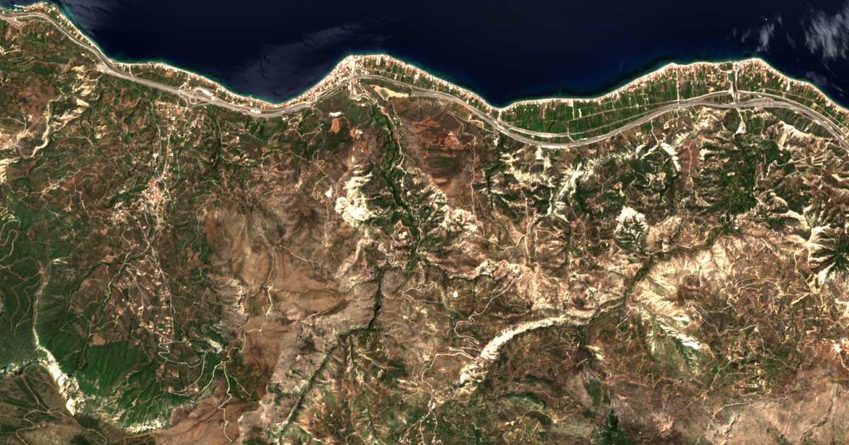 Satellitenkarte von Mentourgiánika