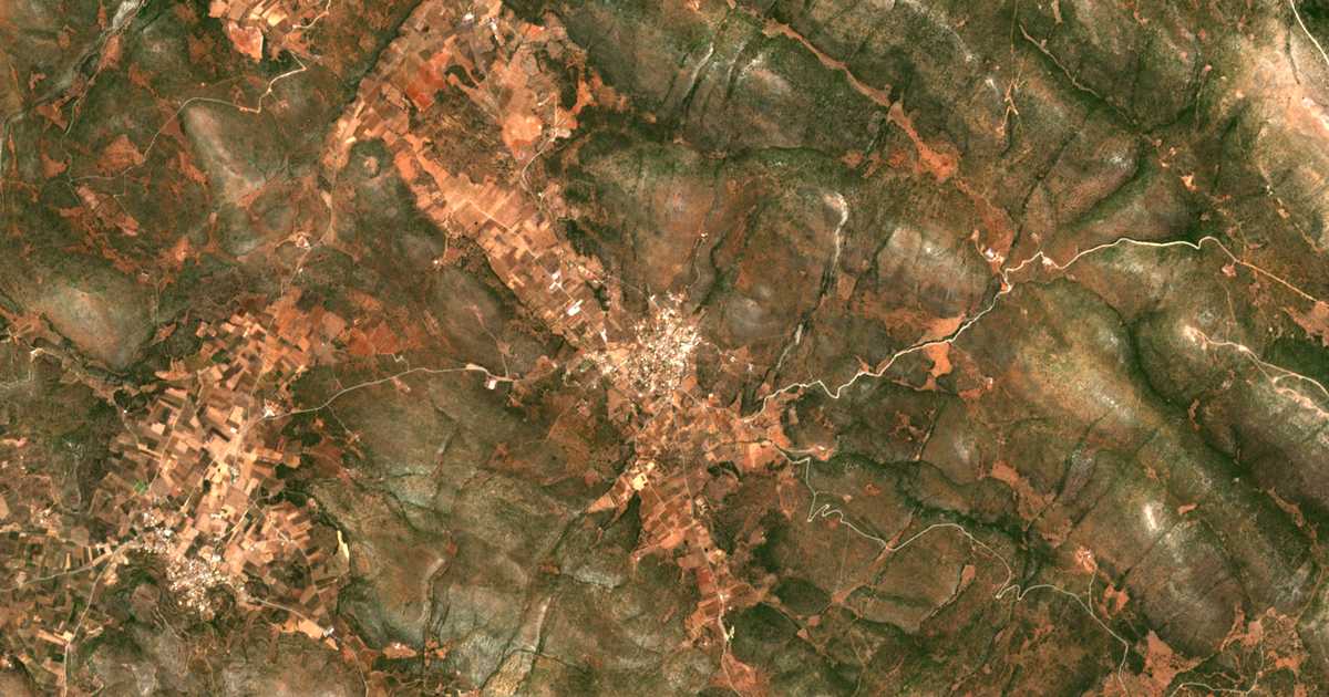Satellitenkarte von Niáta