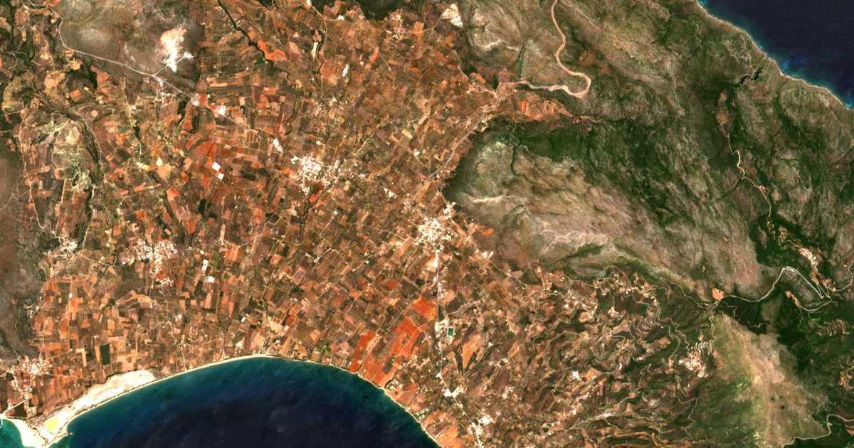 Satellitenkarte von Dermatiánika