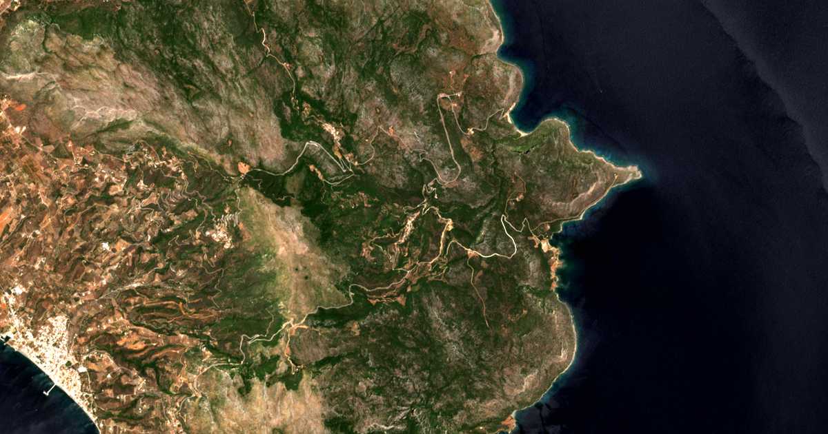 Satellitenkarte von Káto Kastanéa