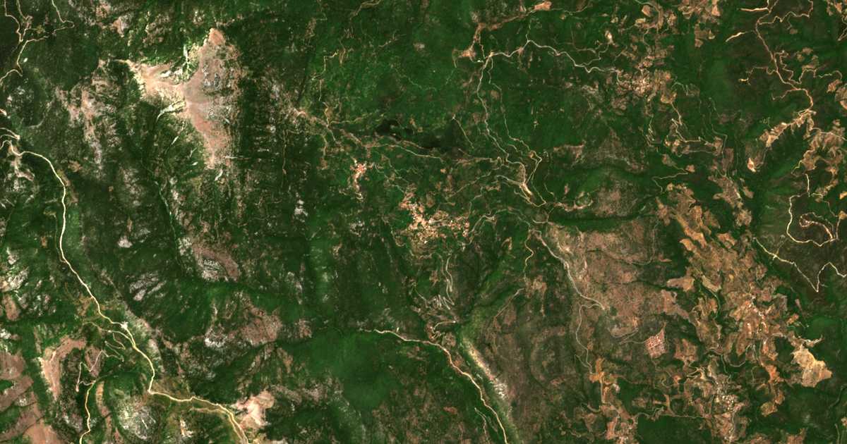 Satellitenkarte von Árna