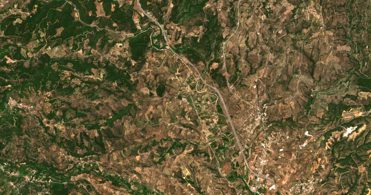 Satellitenkarte von Karavás