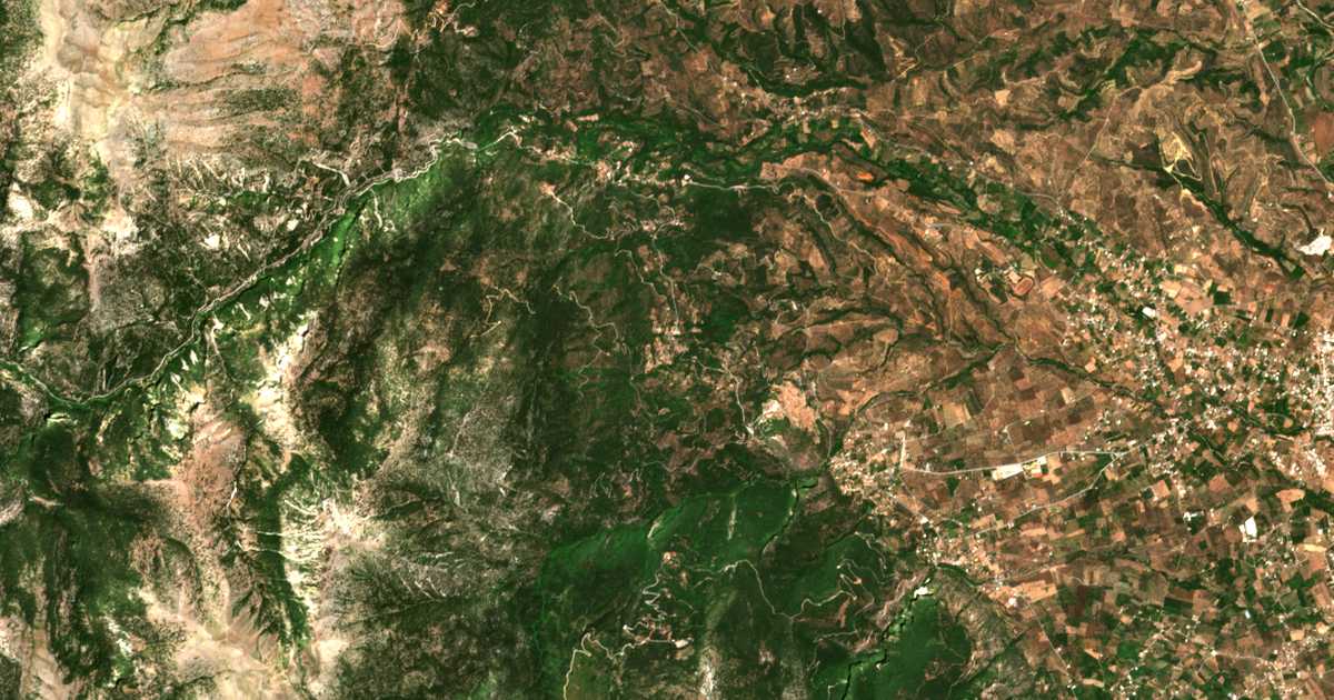 Satellitenkarte von Pikouliánika