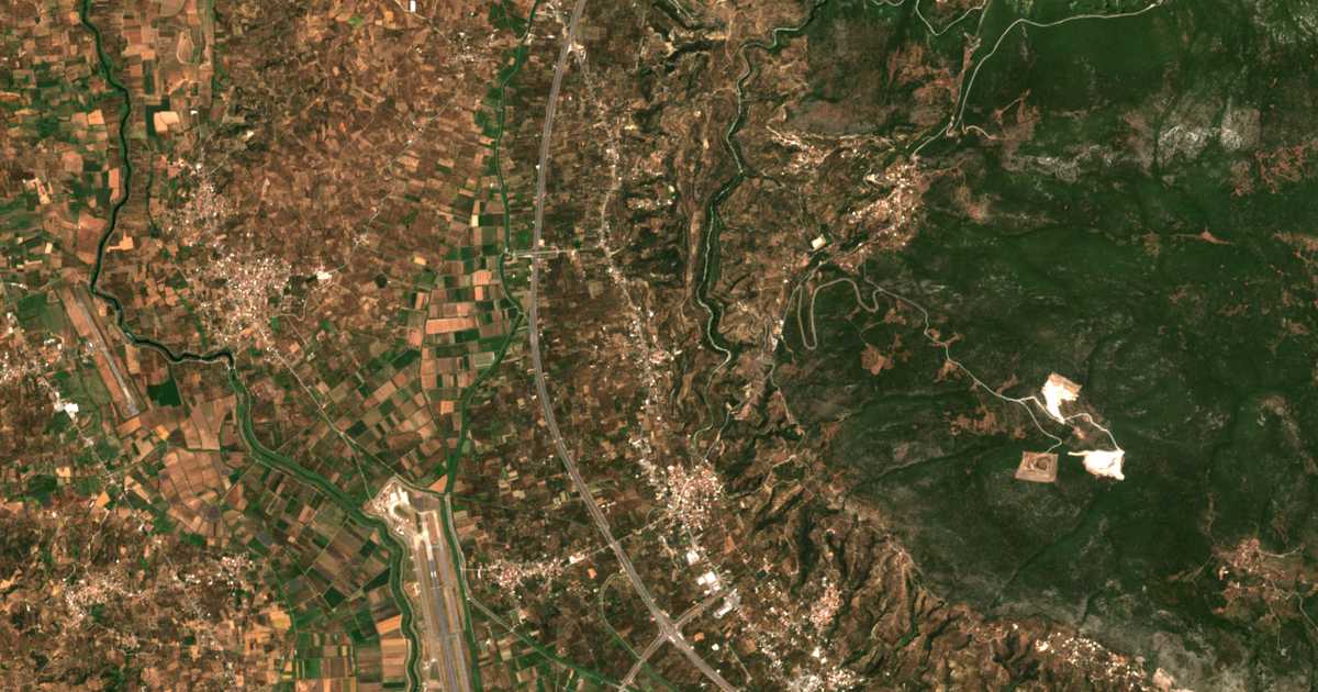 Satellitenkarte von Aíthaia