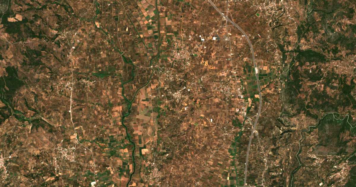 Satellitenkarte von Alónia