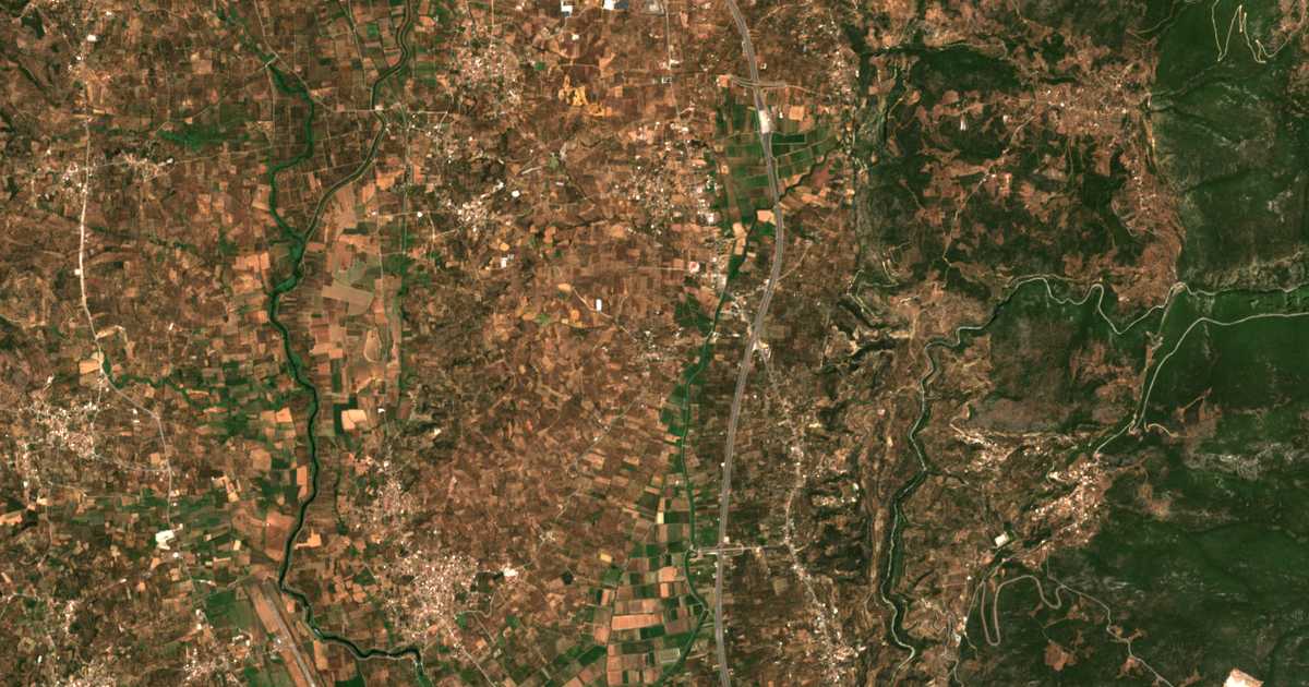 Satellitenkarte von Aspropouliá
