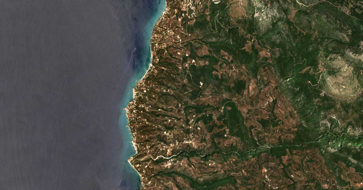Satellitenkarte von Mikrá Mantíneia