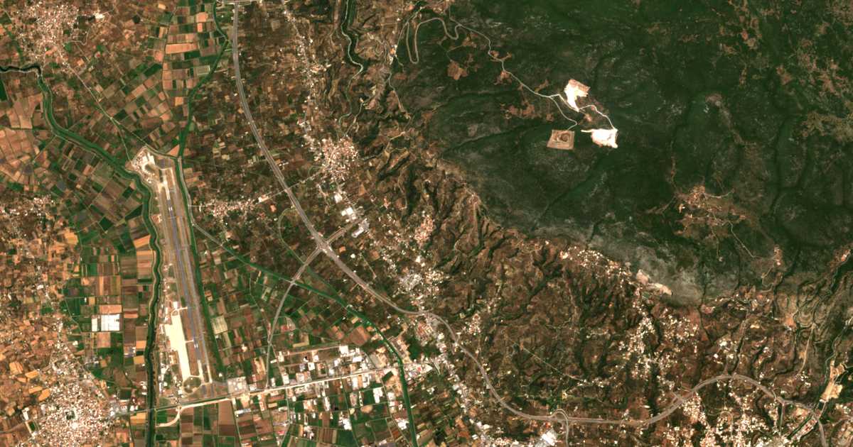 Satellitenkarte von Sperchógeia