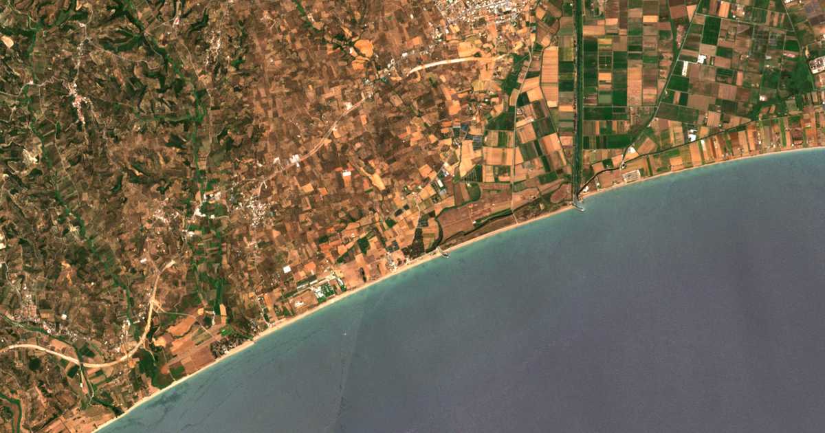 Satellitenkarte von Ágios Konstantínos