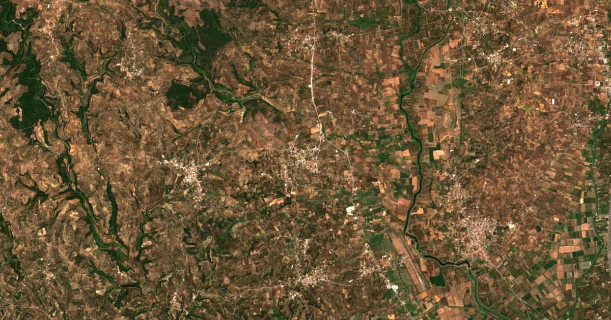 Satellitenkarte von Éva