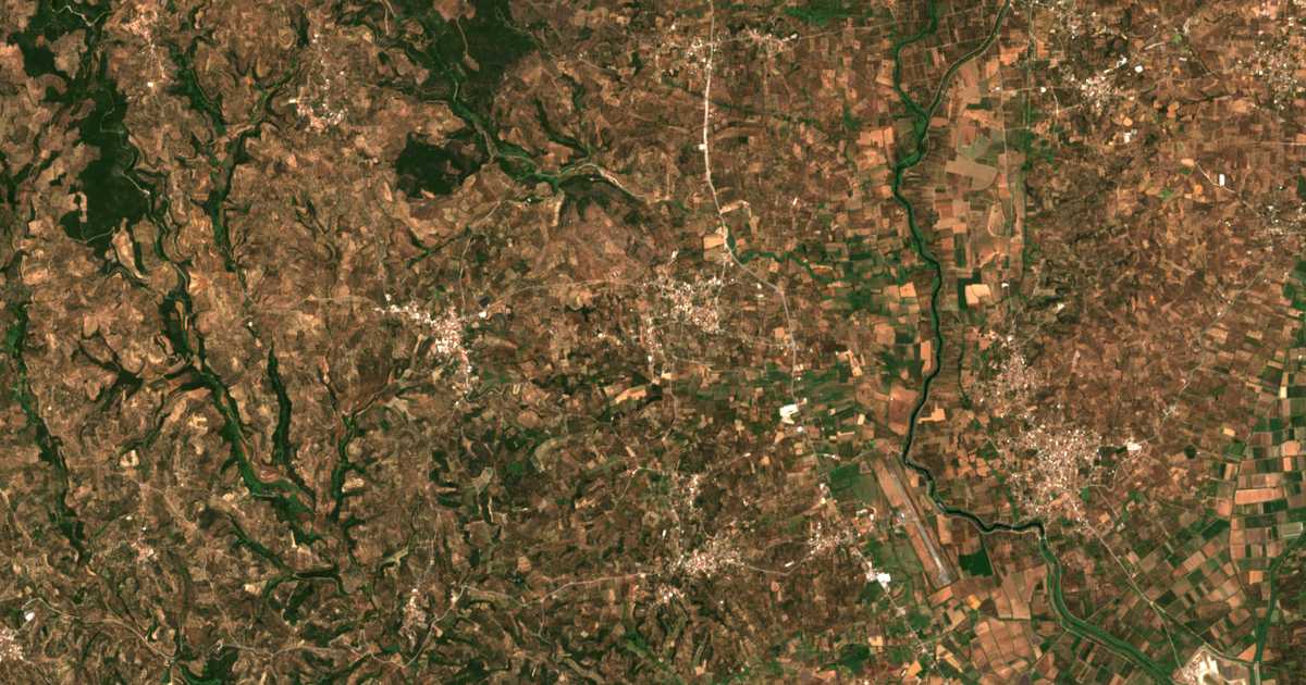 Satellitenkarte von Kalamarás