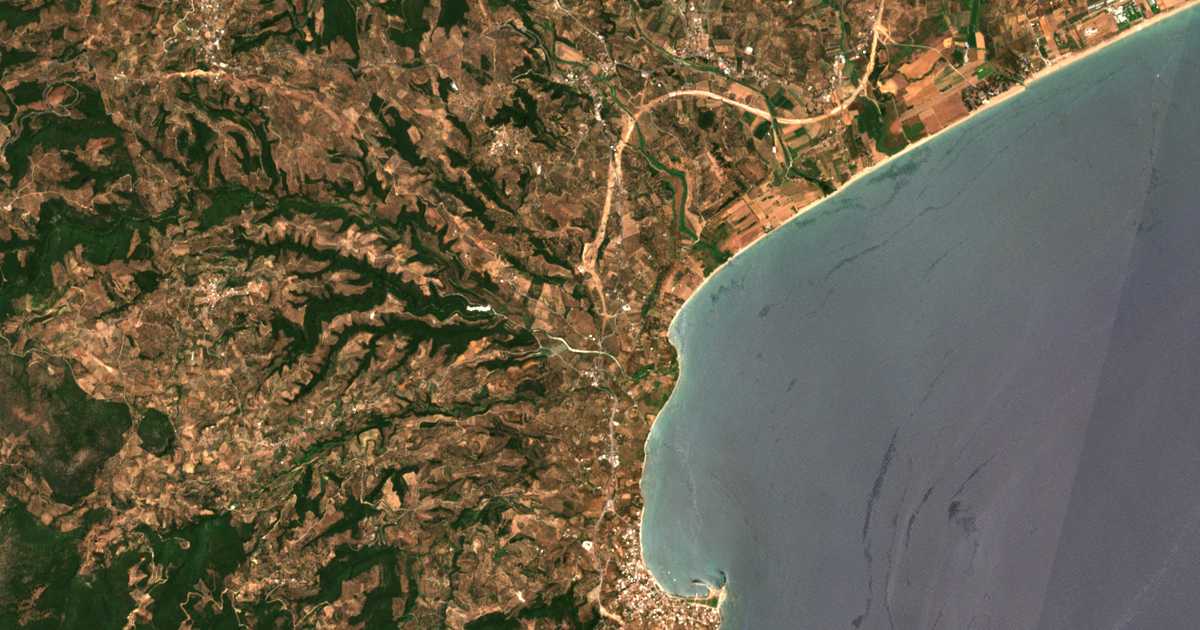 Satellitenkarte von Tzánes
